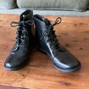 Women’s Born Boots
